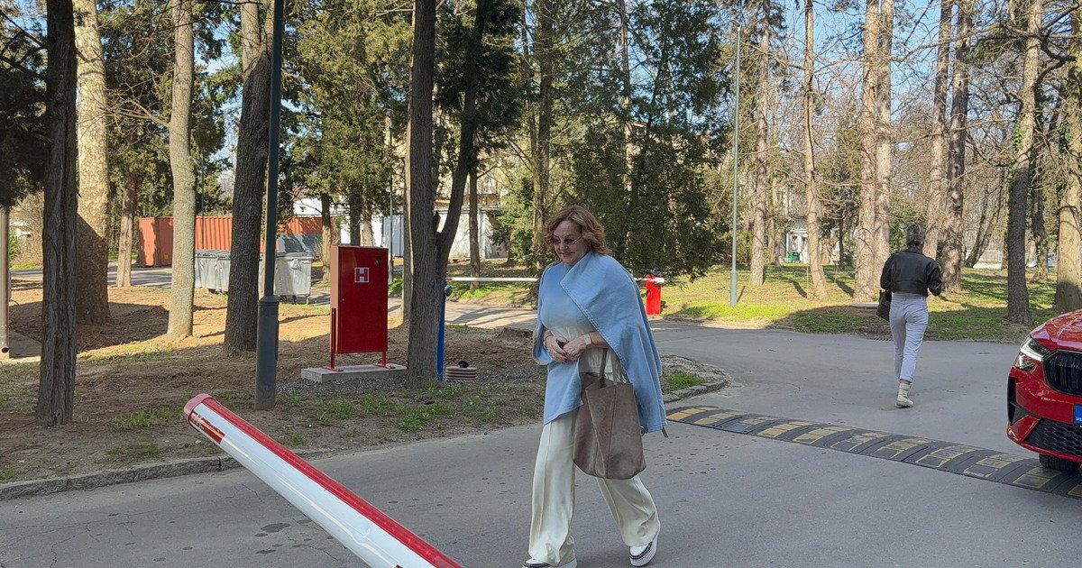 Nakon razvoda pevačica ostala na ulici: Svojim radom obezbedila sebi sve "Jedva sam dolazila do cigareta..."