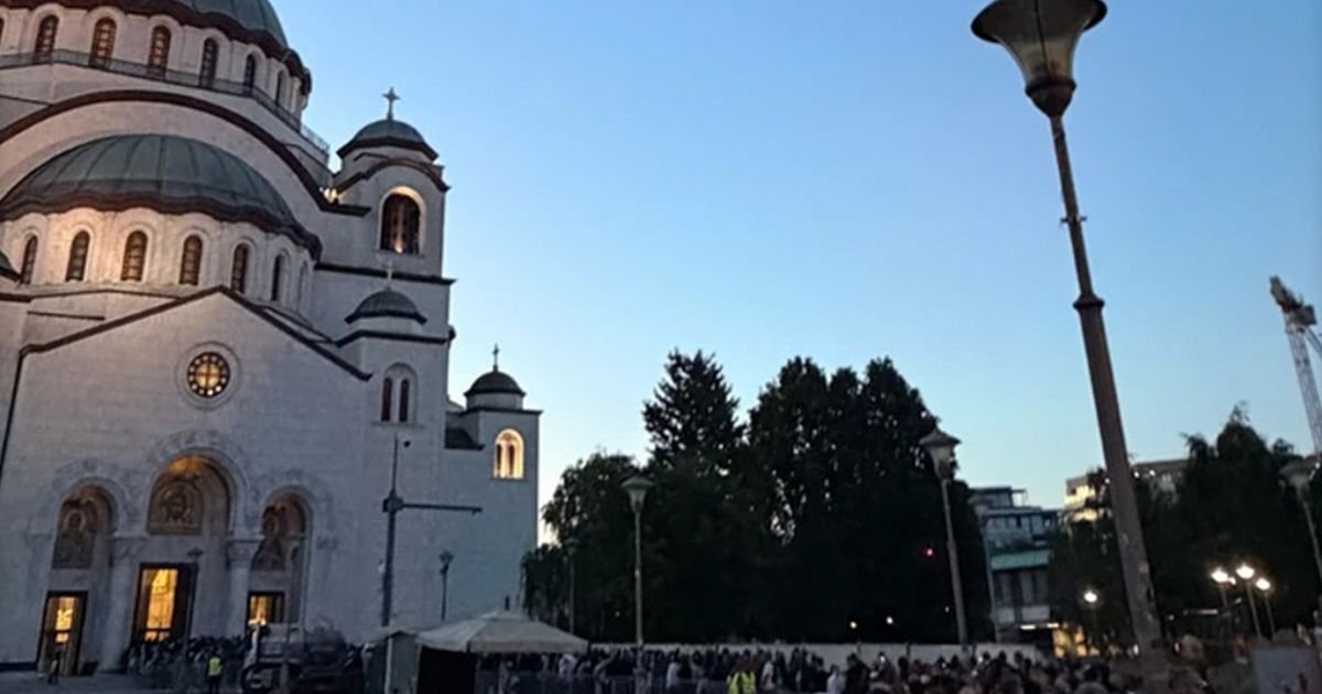 Poznata Srpkinja do zore čekala ispred hrama da se pokloni pojasu presvete Bogorodice "Telesna i umna borba"