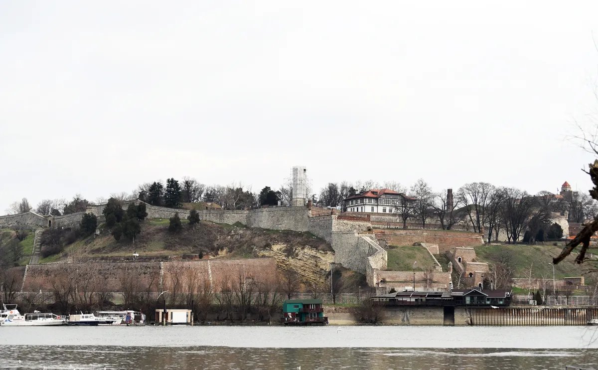 Mladić teško povređen na Kalemegdanu: Pao sa zida tvrđave sa više od 10 metara visine, nesreća se dogodila pred zoru