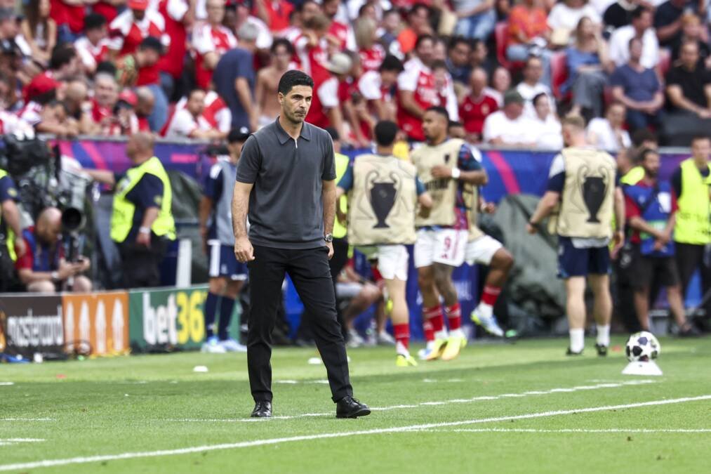 OTKRIVENO ŠTA JE ARTETA REKAO FUDBALERIMA POSLE PORAZA U FINALU LIGE ŠAMPIONA! Španac utučen izašao pred novinare nakon teške penal serije