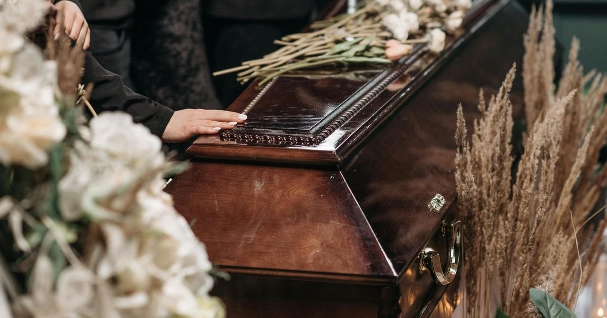 Šta udovac treba da uradi nakon smrti supruge: Zbog ovog starog srpskog običaja su nekada padale teške odluke