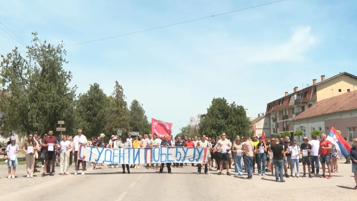 "Trajaće dok se priča ne završi": Meštani Savinog sela 19 meseci izlaze na ulice i traže pravdu za stradale u padu nadstrešnice