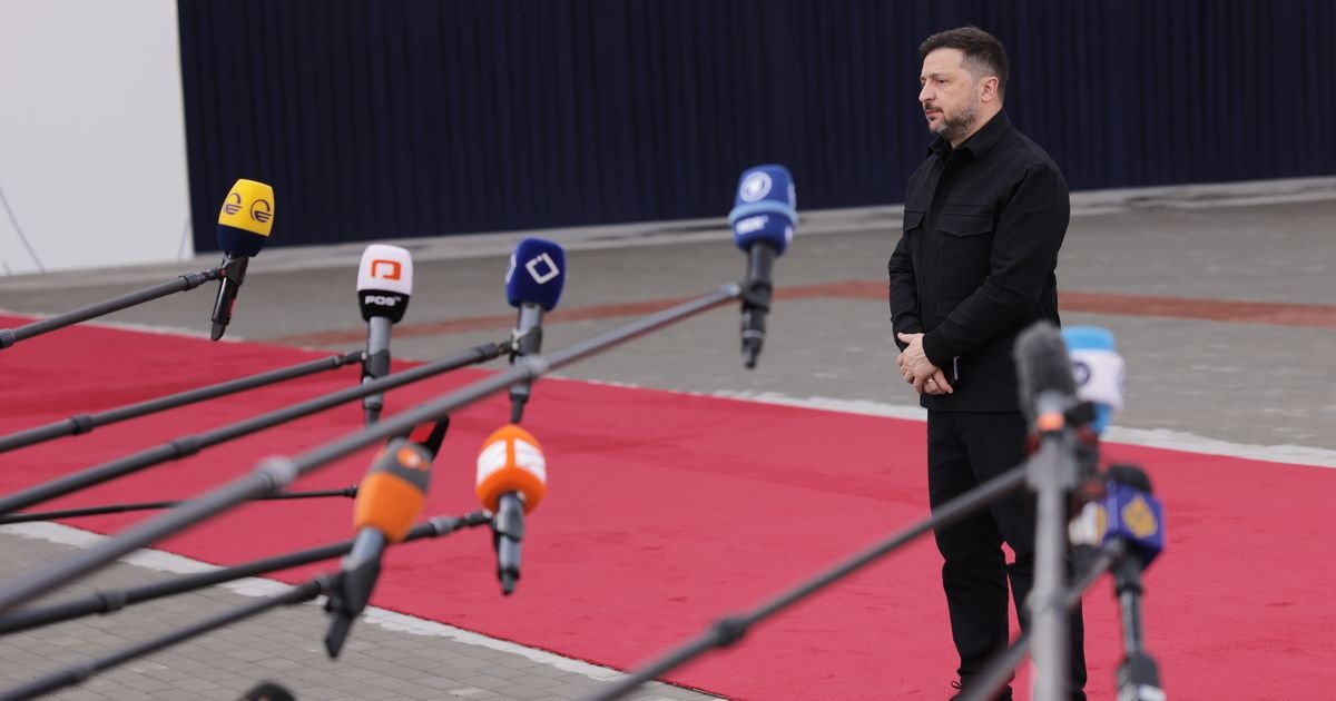 UZNEMIRUJUĆE Zelenski: "Rusija kidnapuje ukrajinsku decu da ih obučava za borbu"