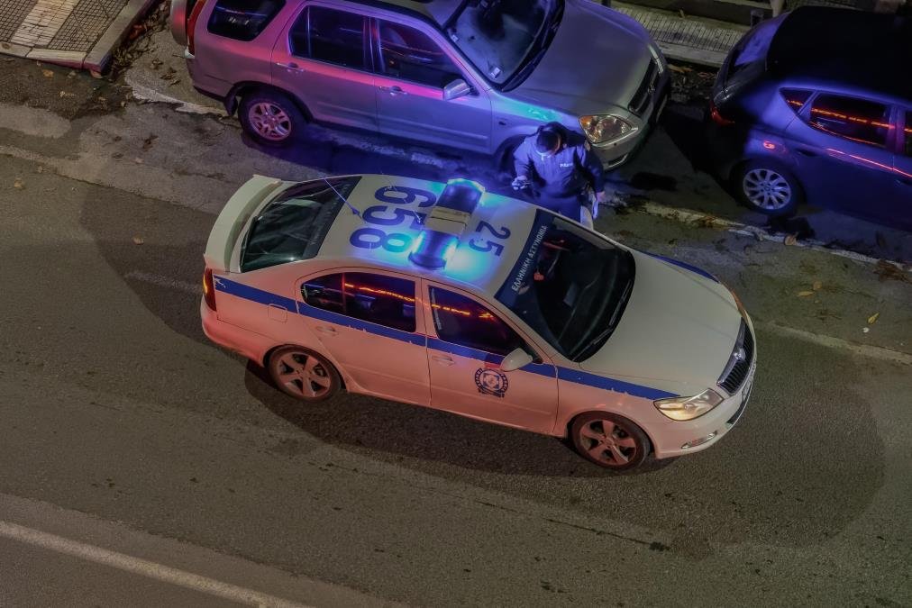 MALOLETNIČKA BANDA BRUTALNO PREBILA DEVOJKU (20) Stravičan napad u centru Atine, nakon jezivih batina je i pokrali