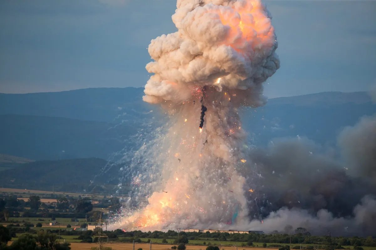 FOTO,VIDEO Pogledajte dramatične prizore sa Malte nakon snažne eksplozije: Gust dim se uzdiže visoko u nebo, građani u panici