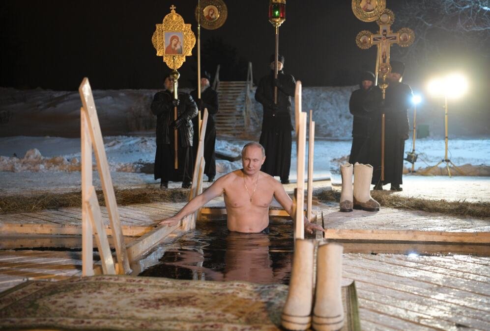 PUTIN ULAŽE 26 MILIJARDI DOLARA U "VEČNU MLADOST"! Ruski lider u potrazi za produžetkom životnog veka (FOTO)