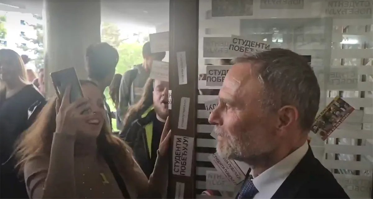 Direktoru Jovine gimnazije Radivoju P. Stojkoviću pozlilo, odvezla ga Hitna pomoć