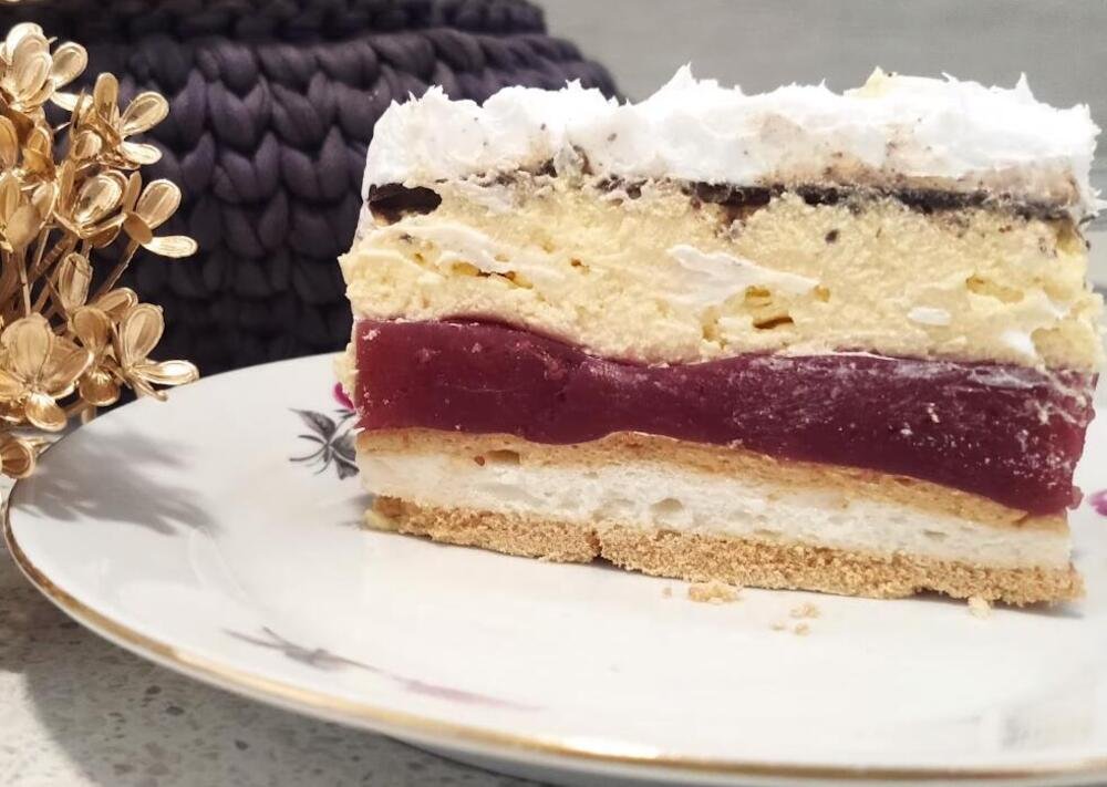 Recept za lažnu kapri tortu koja hladi leti i taman je slatka: Kremasta poslastica se pravi brzo, a jede još brže!