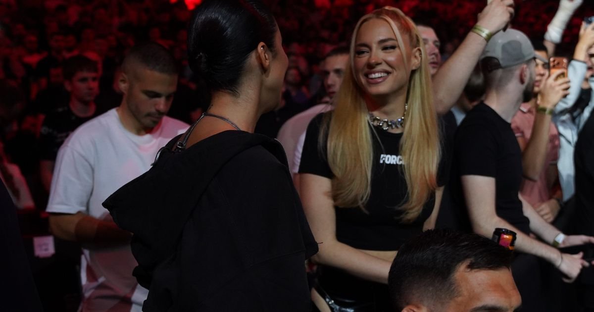 Sara Jovanović nakon raskida sa Žigom uhvaćena sa DŽokerom Ilićem: Pevačica ne skida osmeh