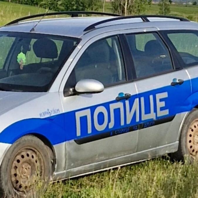NE BOJTE SE, TO SU SAMO POLICE! Kad vide ovaj auto, Užičani momentalno puste gas, a kad priđu bliže, skinu kapu autoru "fore" na koju se smeje cela Srbija! FOTO