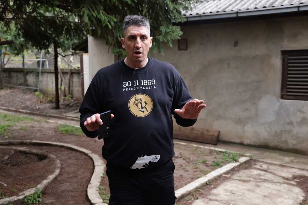 RAT ZA NASLEDSTVO SE NASTAVLJA! Kristijan zauzeo Stelino imanje i javno poručio: Ne odlazim odavde, stojim do smrti!