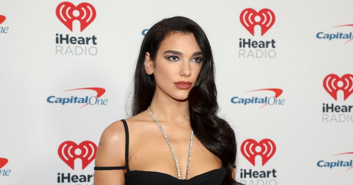 Svi pričaju o stajlingu u kom se udala Dua Lipa: Inspirisan je "najkul" mladom ikada