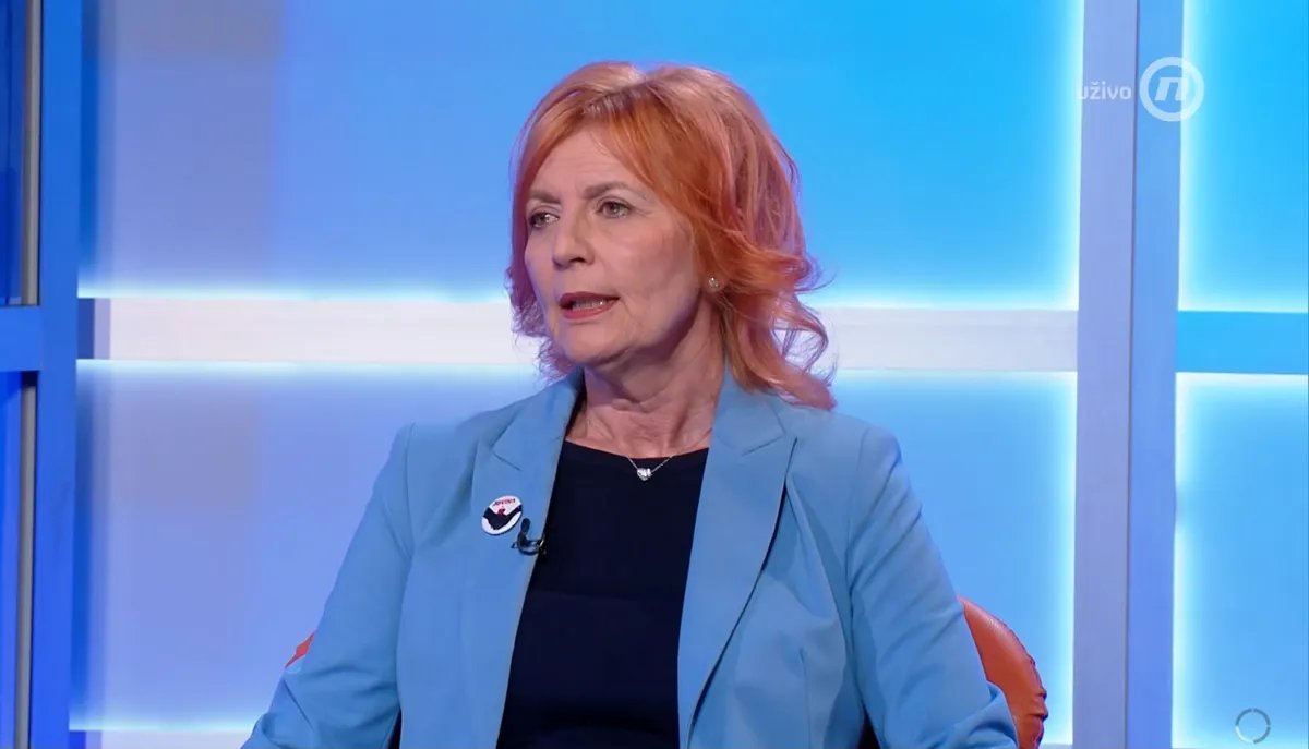Ko je profesorka Rima Grujić, koju je suspendovao direktor Jovine gimnazije: Uz đake i studente od početka, zbog toga je i nad njom sprovedena odmazda