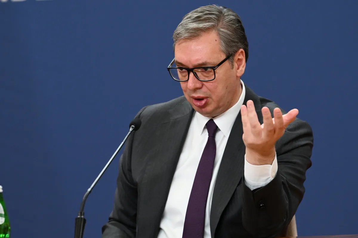 Vučić najavio da će za Vidovdan pomilovati neke ljude iz političkog spektra, traži i predloge