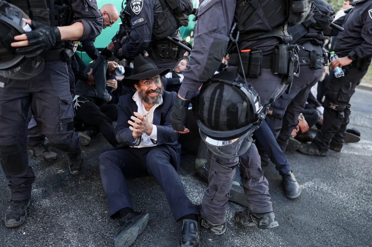U Izraelu veliki protest ultraortodoksnih Jevreja koji neće u vojsku kao svi drugi
