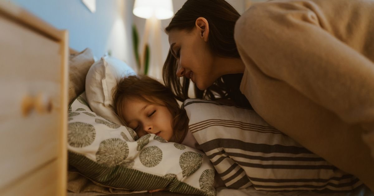 3 stvari koje možete uraditi sa decom pre spavanja, a na kojima će vam jednog dana zahvaliti