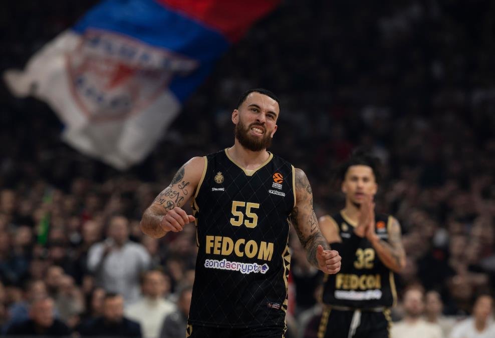 DŽEJMS PONOVO VAN TIMA! Nastavlja se haos u Monaku!