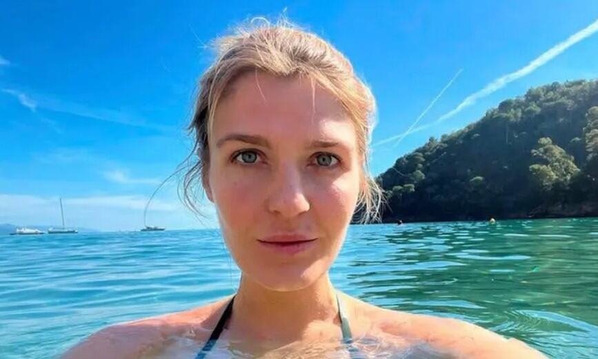 ANA (33) NESTALA PRE ŠEST NEDELJA, SESTRA DOBILA JEZIVU PORUKU! Od devojke ni traga ni glasa, porodica OČAJNA - Kako je mogla samo da "ispari" u TROPSKOM RAJU
