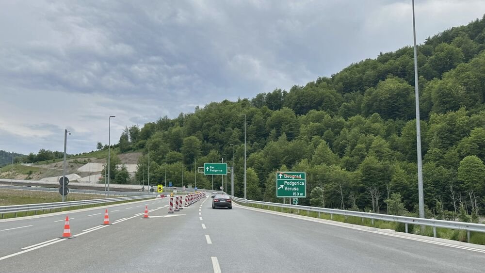 Vozači, ovo morate da znate! Na deonici auto-puta obustavljen saobraćaj u dve trake, u funkciji samo preticajna