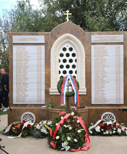 PEĆANCI ZA VEČNOST: Pomen nastradalim Pećancima u nedelju u zemunskom naselju Plavi horizonti (FOTO)