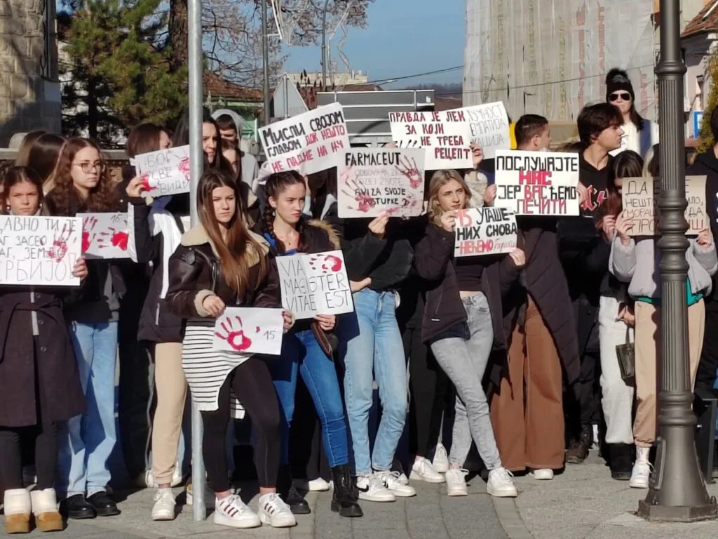 "Hvala vam što ste rame uz rame uz nas na ulicama": Studenti u blokadi uputili pismo maturantima