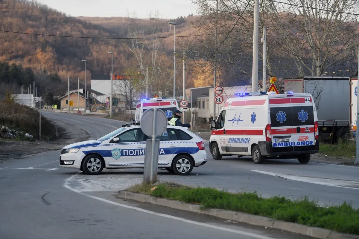Uznemirujući snimak kruži mrežama: Dvojica muškaraca usred dana tuku maloletnika u parku