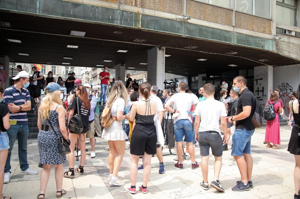 Detaljna računica za sve brucoše: Evo koje su cene smeštaja i obroka u studentskim domovima u 2026. godini