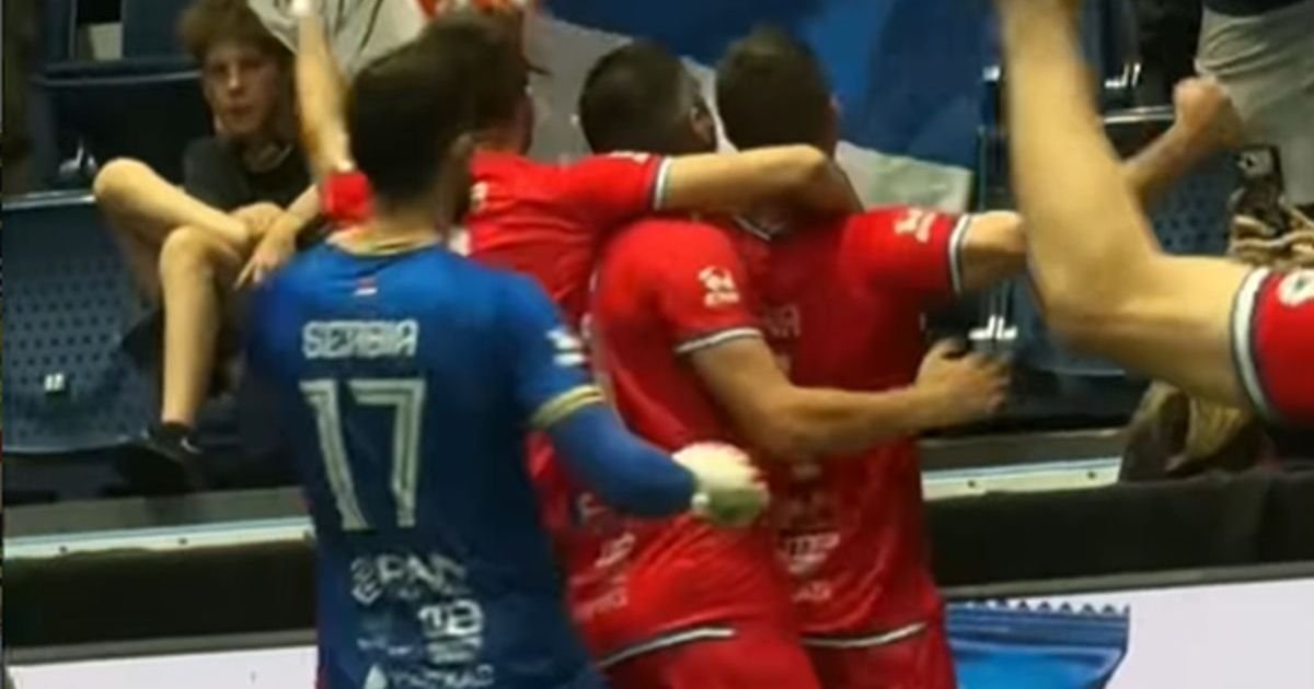 Srbija je u polufinalu Evropskog prvenstva! Orlovi "spakovali" Rumunima 6 golova, trofej sve bliže!