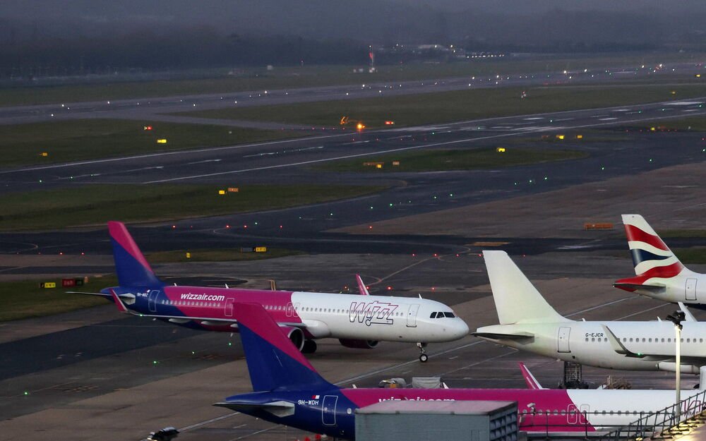 Najpoznatija avio-kompanija izdala upozorenje za sve putnike! EES sistem napravio pravi haos, evo o čemu je reč