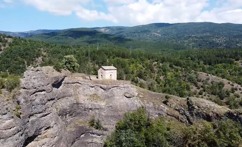 U ovoj srpskoj crkvi se niko ne venčava niti krsti! Misterije o svetinji đavoljske arhitekture ulivaju jezu u kosti