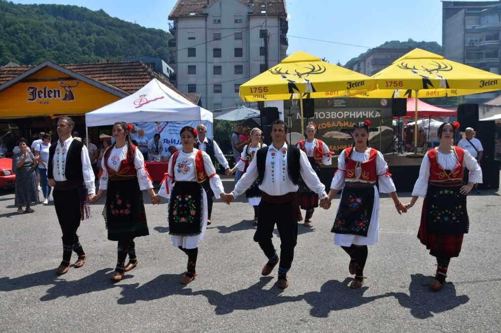ŠESNAESTA "SKOBALJIJADA I GURMANIJADA" Pored Drine u Malom Zvorniku (FOTO)