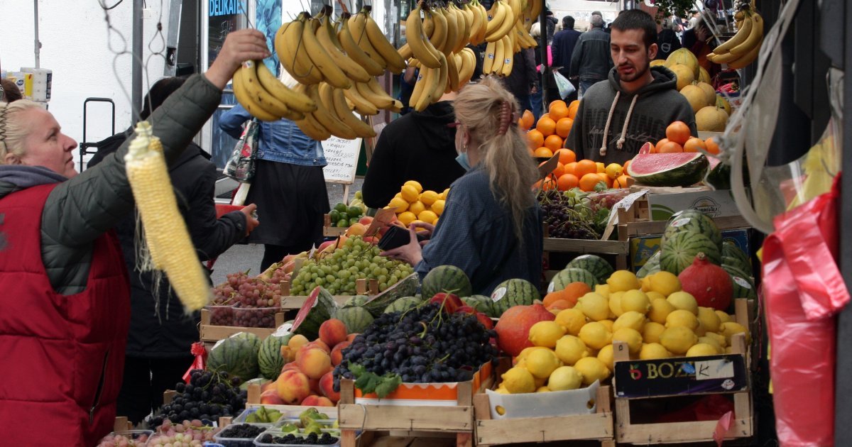 Mnogi je jedu samo leti, a ne znaju koliko čuva srce: Jedna voćka prepuna je vitamina i antioksidanasa