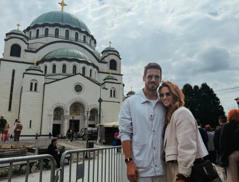 "NOGE SU PRAZNE, ALI JE DUŠA PUNA" Nikola Rokvić i Bojana Barović se poklonili Bogorodičinom pojasu, dali saveti koji to još nisu uradili