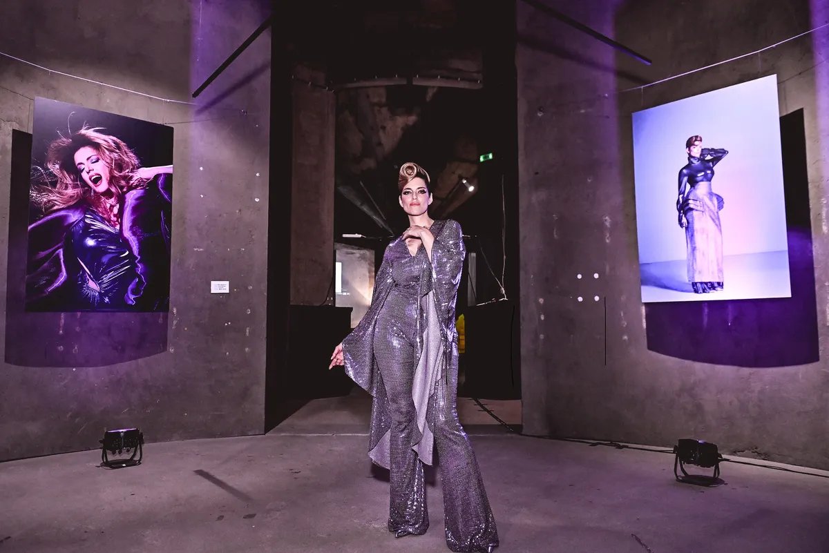Zoe Kida na nesvakidašnji način promovisala album "Cosmic Delivery"