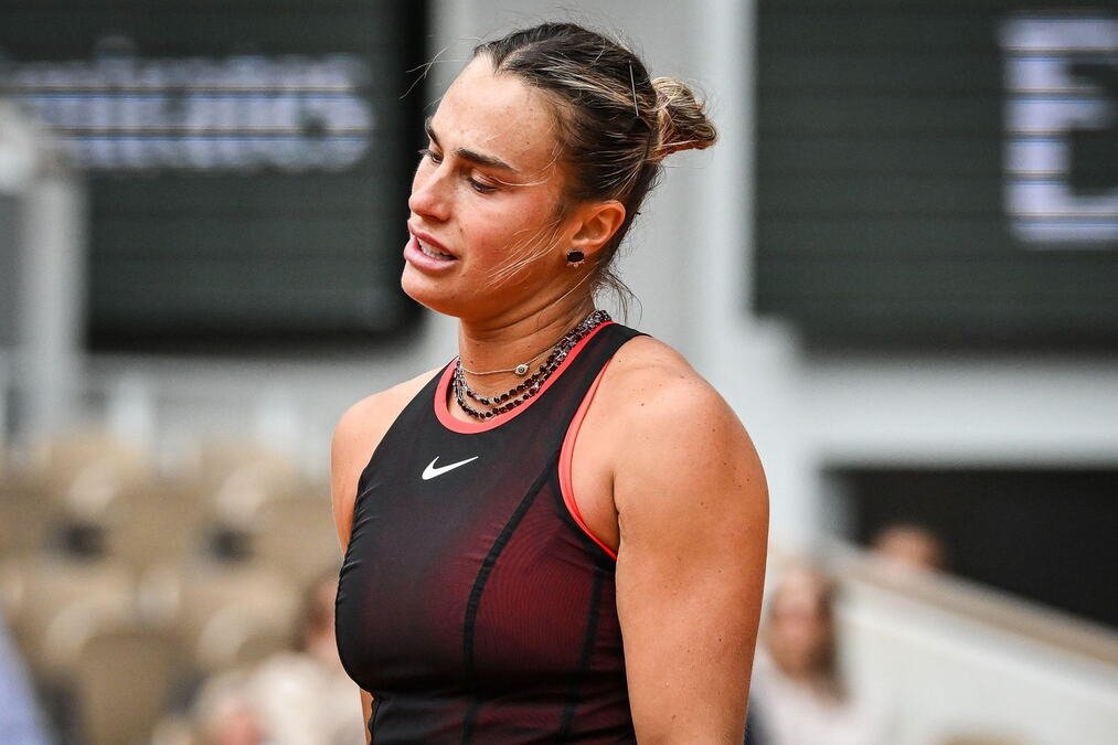 ŠOK NA ROLAN GAROSU! Arina Sabalenka IZBAČENA: Doživela KATASTROFU kakvu nije mogla ni da zamisli!
