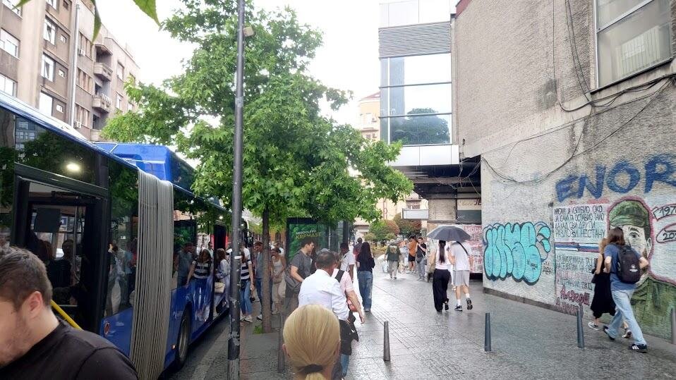 KIŠA SE SRUČILA NA BEOGRAD: Nevreme stiglo do prestonice, evo kuda će se kretati! Meteorolozi upozoravaju na grad i jake udare vetra (FOTO)