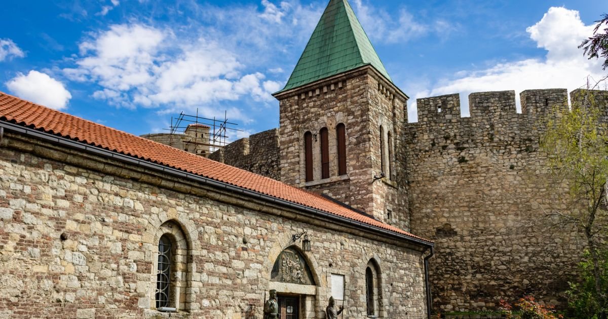 Da li je moguće da ovo biće trči po Kalemegdanu? Prolaznici odmah uzeli telefone u ruke: Pogledajte i vi