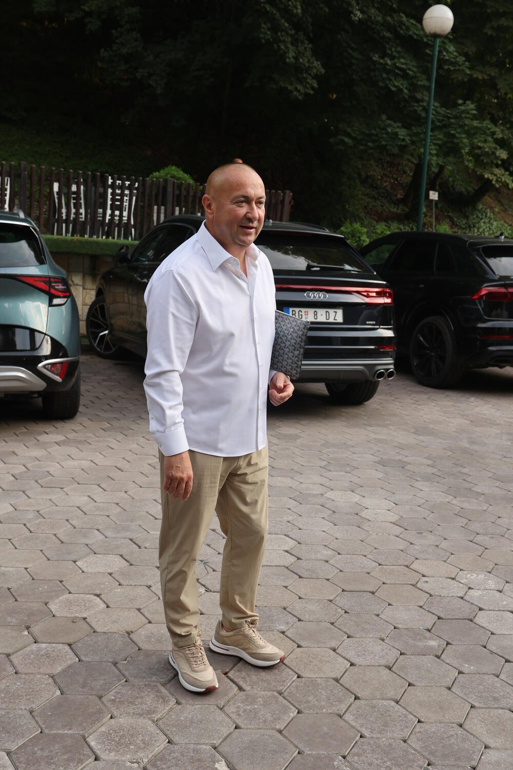 "SIN MI JE DEBIL" Pevač opasno potkačio naslednika, sve oči uprte u njih! ŠTA BI OVOM ČOVEKU?