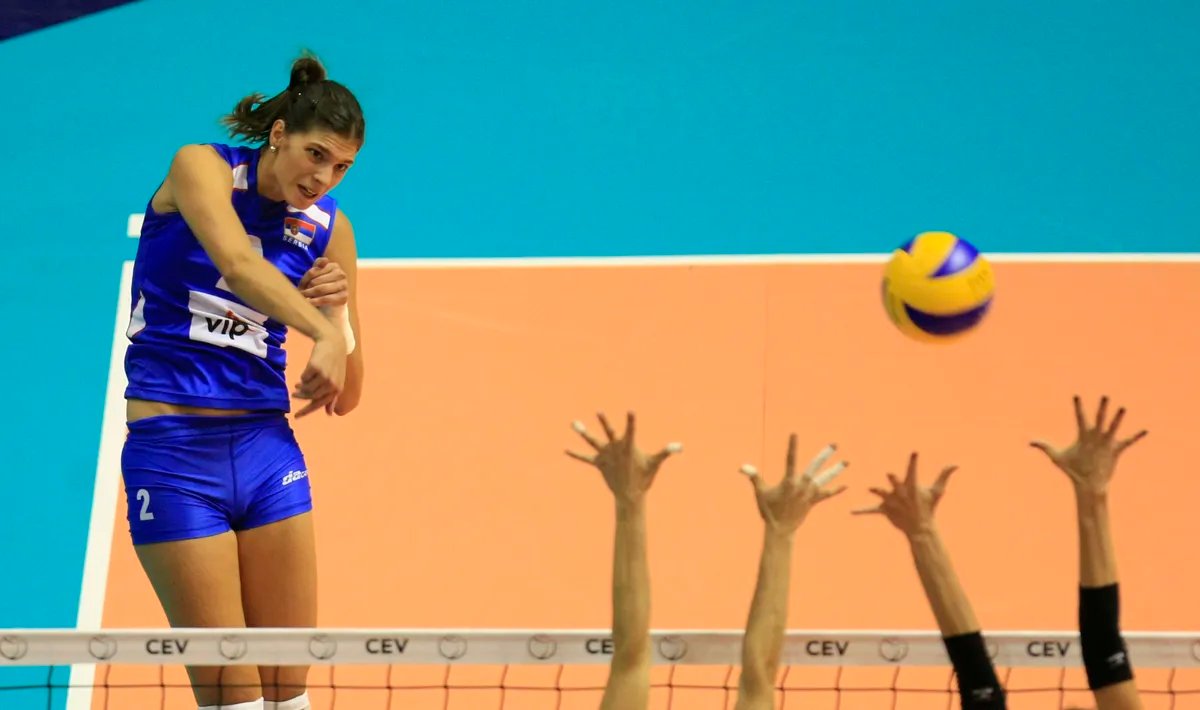 Jedna od najboljih završila karijeru: Legendarna odbojkašica se emotivno oprostila od sporta