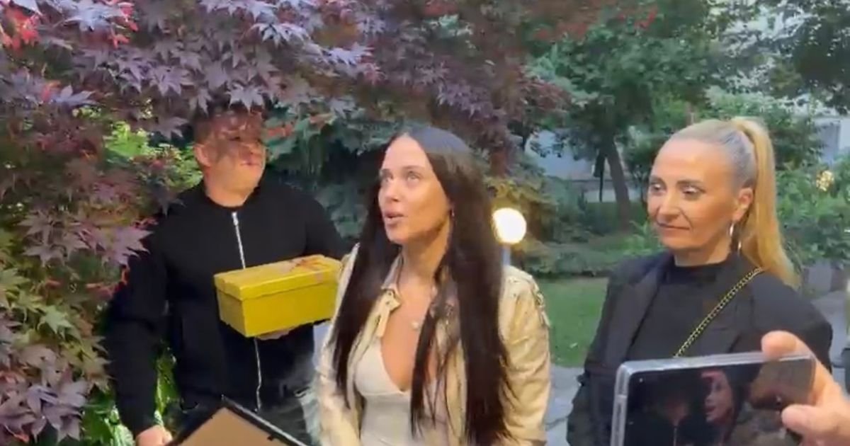 Pevačici (29) hitno ugradili stent, ona se noćas pojavila 10 dana nakon operacije: Moraće još jedna