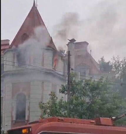 GORI AMBASADA PAKISTANA U BEOGRADU: Gust dim prekrio nebo (VIDEO)