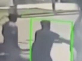 (UZNEMIRUJUĆI VIDEO) HOROR USRED BELA DANA! U kombi zatvorili četvoricu radnika pa ih žive zapalili! (FOTO)