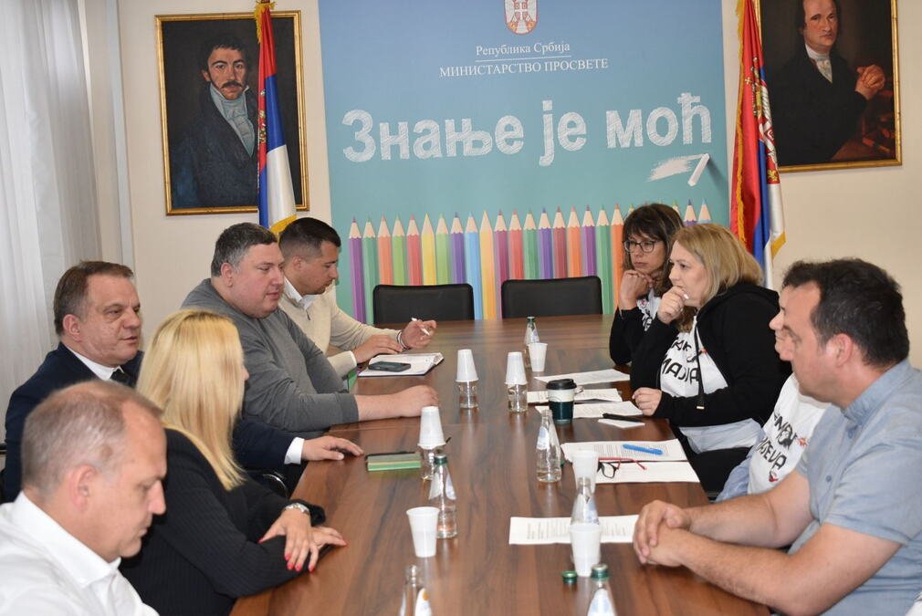 Ministar Stanković sa roditeljima đaka Jovine gimnazije: Ministarstvo će podržati svako rešenje koje je u najboljem interesu učenika