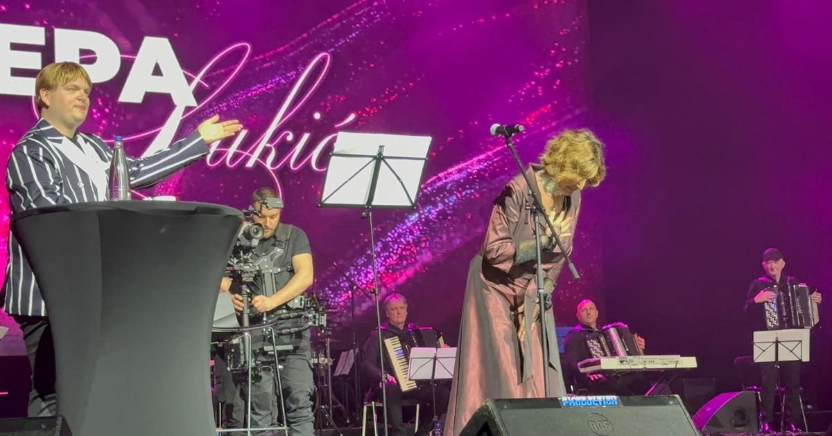 Naša pevačica ima dva datuma rođenja, a u papirima stoji ime za koje javnost nikad nije čula: Vodi se