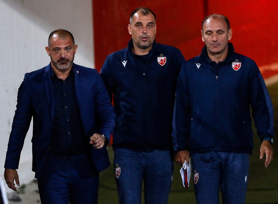 CRVENA ZVEZDA OSTAJE BEZ TRENERA! Stigao je poziv koji se ne odbija - napušta Marakanu i započinje novo poglavlje!