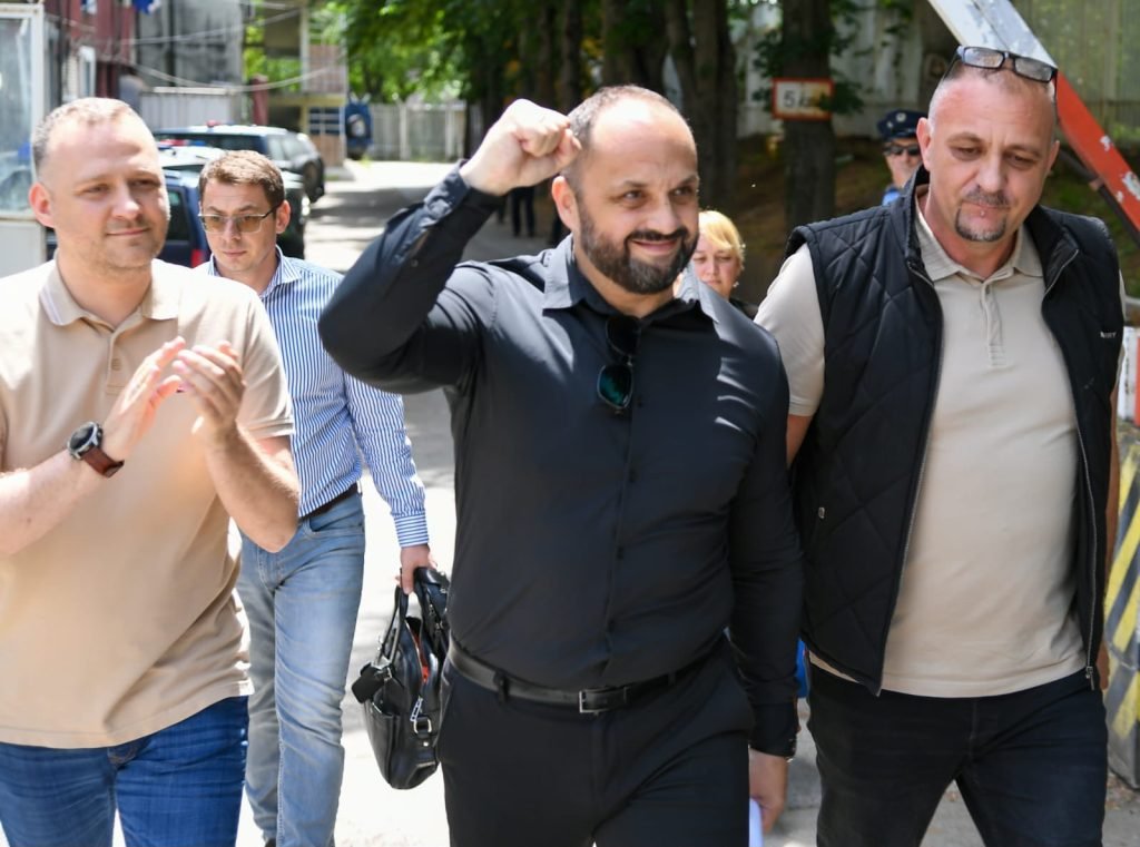 Radojević i Zaporožac pušteni iz policijske stanice