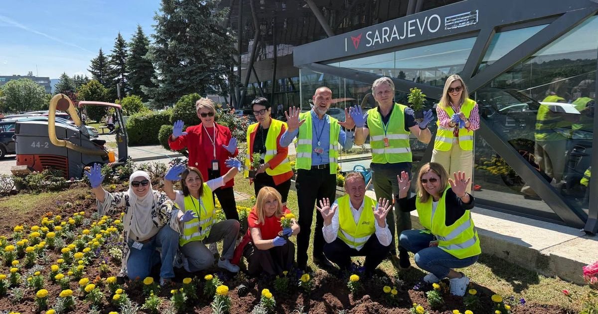 Aerodrom Sarajevo obeležio Svetski dan zaštite životne sredine sadnjom drveća i akcijom uređenja kompleksa
