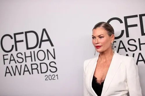 Bivši supermodel Kare Otis podnela krivičnu prijavu protiv nekadašnjeg šefa agencije Elite Model zbog silovanja