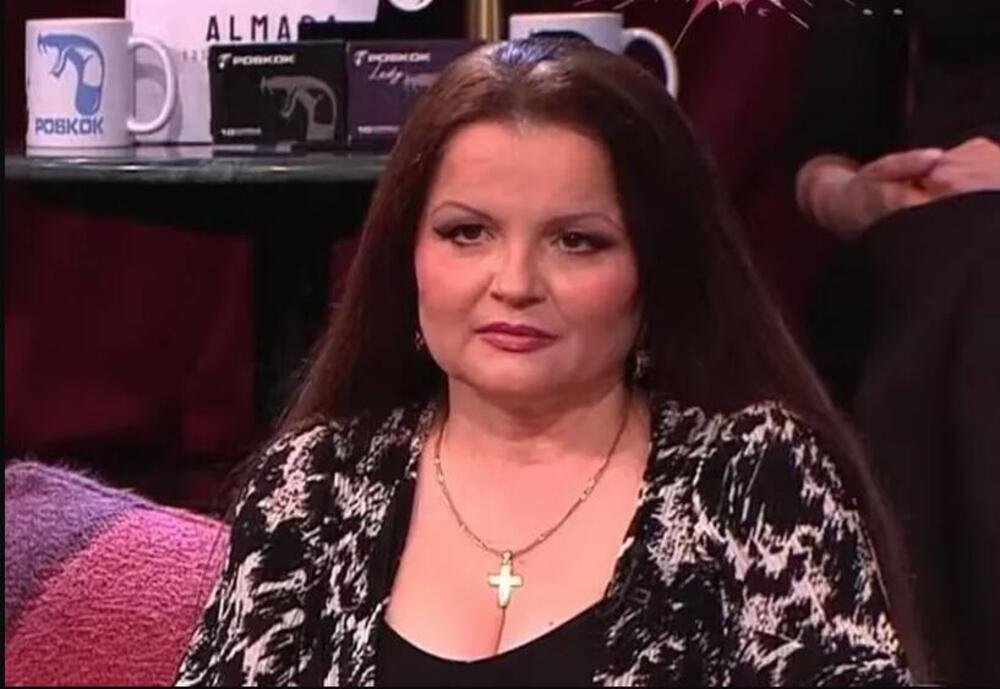 "HOĆU POSAO, MORAM DA LEGNEM" Priznala da ju je terao na ODNOSE! Kad je otišla kod njegove žene zatekla je ovo