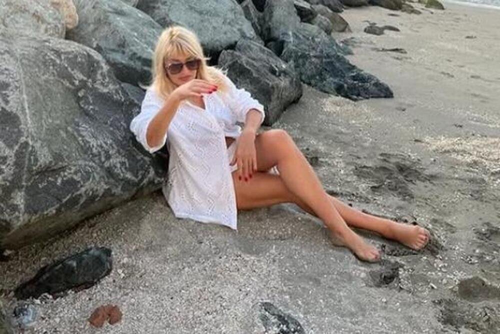 NA IZGLEDU JOJ ZAVIDE DUPLO MLAĐE: Kad je čovek vidi ne bi pretpostavio šta je prošla, ni BOLEST je nije zaobišla